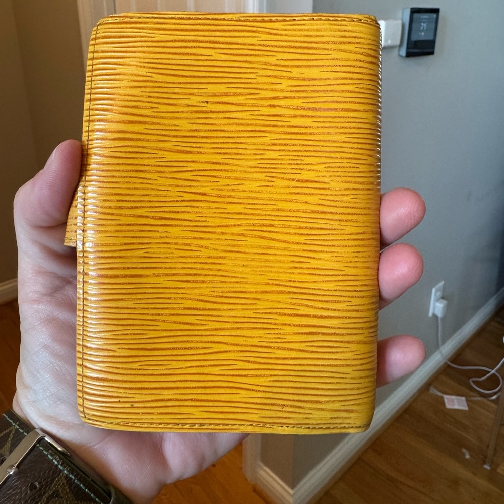 Louis Vuitton - PM Agenda - Yellow Epi - EUC AUTHENTIC - Picture 2 of 7